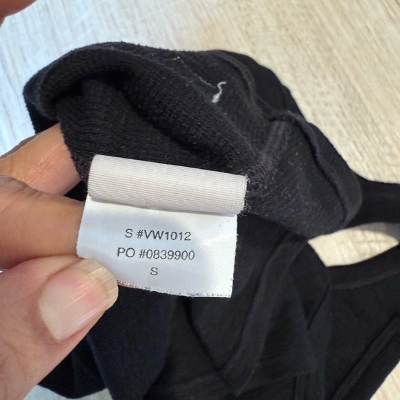 Vuori Black Tank Top size small - Picture 4 of 4